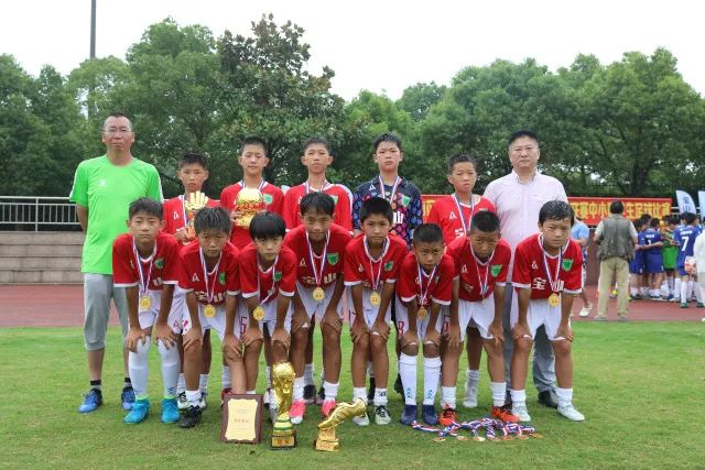 武汉三镇从1比4到4比4扳平国安 邓卓翔幸运又谦虚